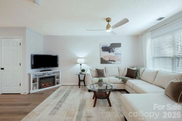 9977 Reindeer Way Lane, Charlotte, NC 28216