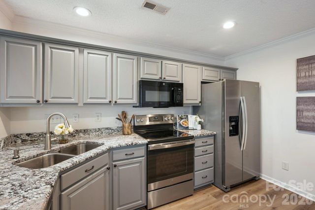 9977 Reindeer Way Lane, Charlotte, NC 28216