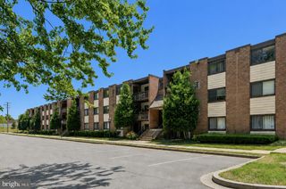 10725 W WEST DR #303, Fairfax, VA 22030