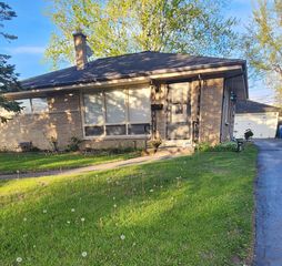 2231 Walnut Street, Waukegan, IL 60087