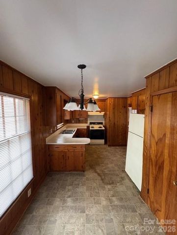 2929 Amity Garden Court, Charlotte, NC 28205