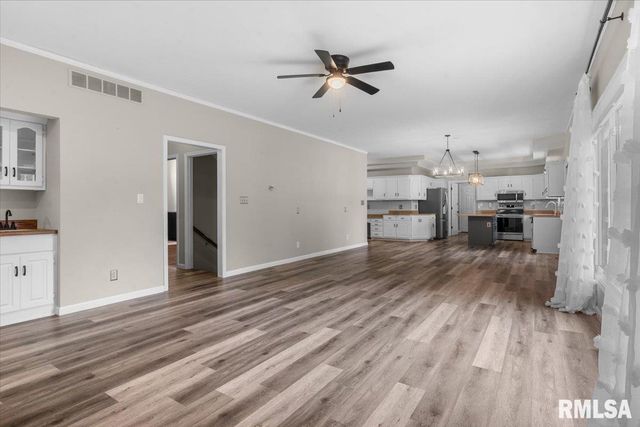 2315 CHESAPEAKE Landing, Springfield, IL 62712