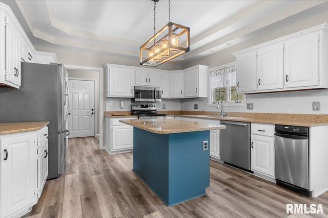 2315 CHESAPEAKE Landing, Springfield, IL 62712