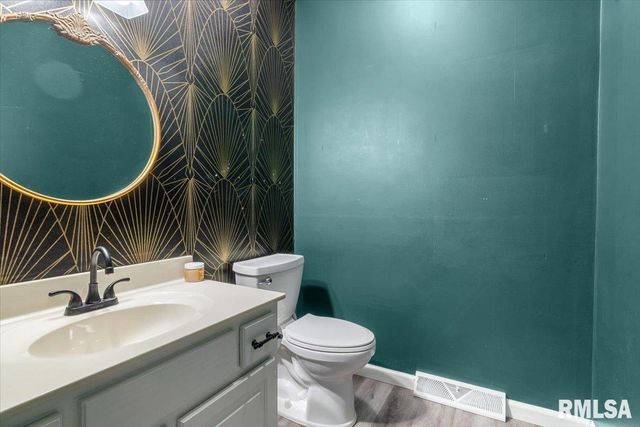 2315 CHESAPEAKE Landing, Springfield, IL 62712