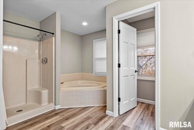 2315 CHESAPEAKE Landing, Springfield, IL 62712