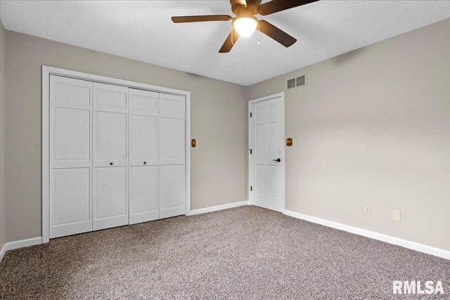 2315 CHESAPEAKE Landing, Springfield, IL 62712