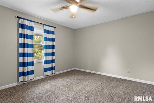 2315 CHESAPEAKE Landing, Springfield, IL 62712