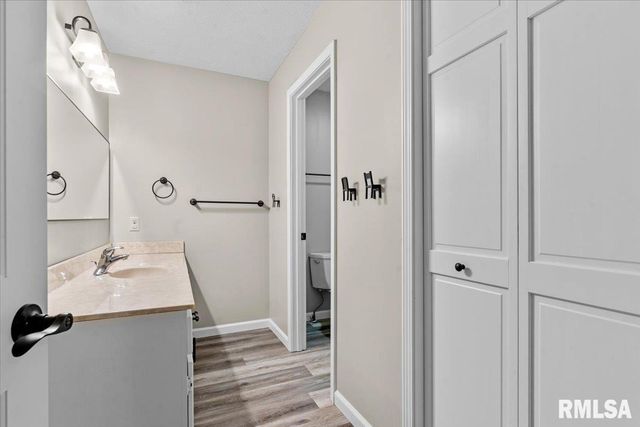 2315 CHESAPEAKE Landing, Springfield, IL 62712