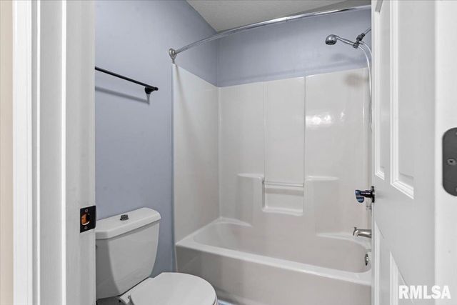 2315 CHESAPEAKE Landing, Springfield, IL 62712