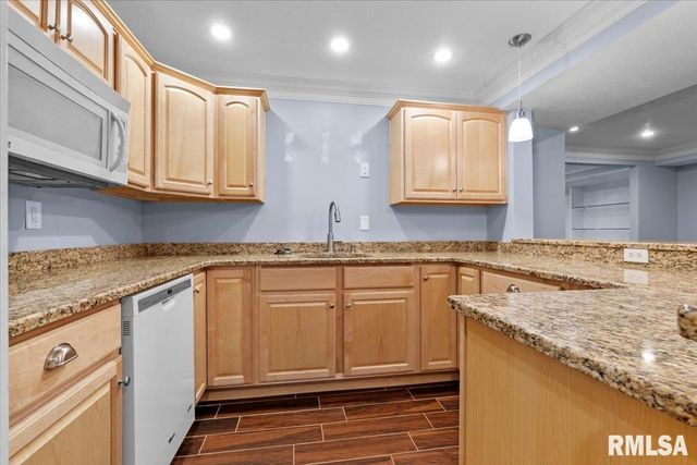 2315 CHESAPEAKE Landing, Springfield, IL 62712