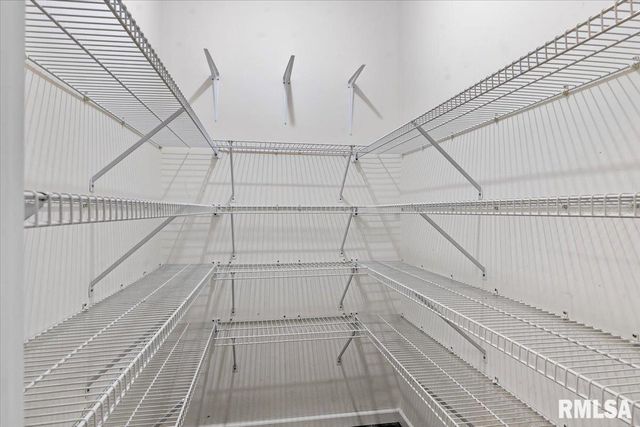 2315 CHESAPEAKE Landing, Springfield, IL 62712