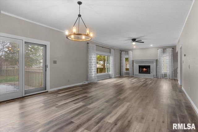 2315 CHESAPEAKE Landing, Springfield, IL 62712