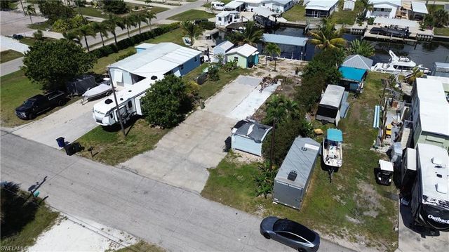 2776 Patterson CT, St. James City, FL 33956