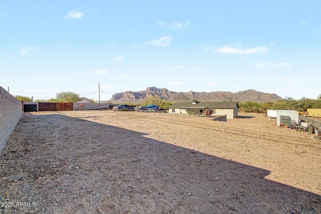 4863 E 18TH Avenue, Apache Junction, AZ 85119