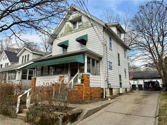 1371 Curtis Street, Akron, OH 44301