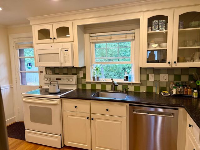 105 Parker Rd, Wellesley, MA 02482