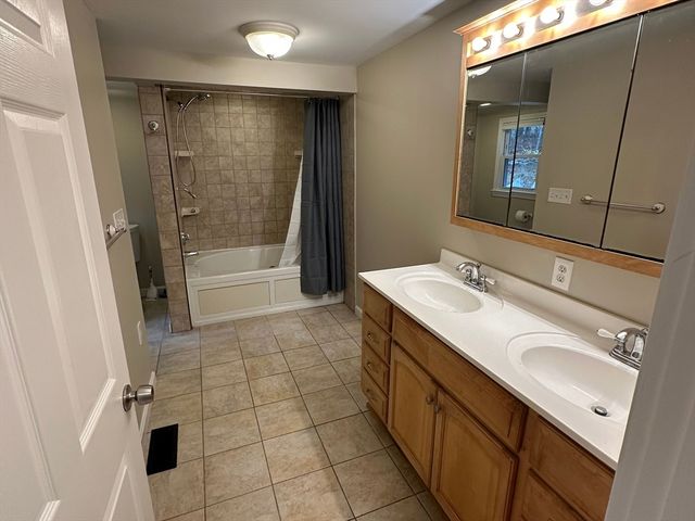 359 Mansfield St 1, Sharon, MA 02067