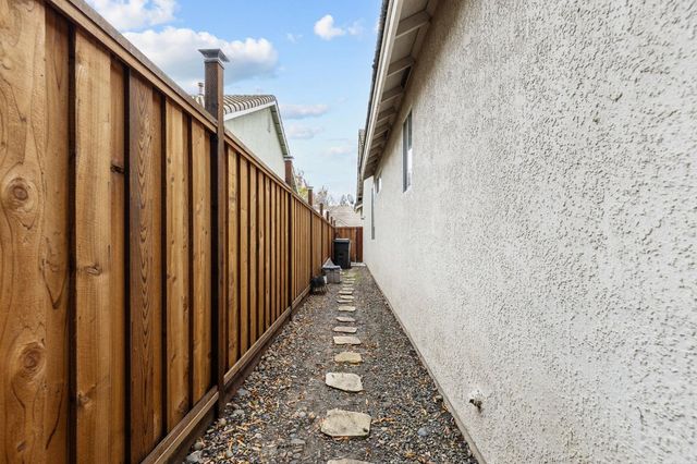 3873 Chimney Rock Way, Sacramento, CA 95834