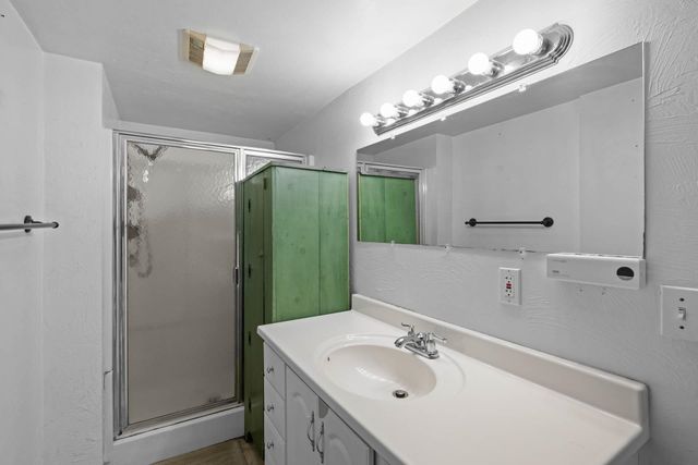 43 Davis Street, Claremont, NH 03743