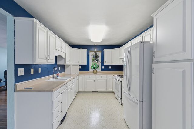 2112 32nd Street, Rock Island, IL 61201