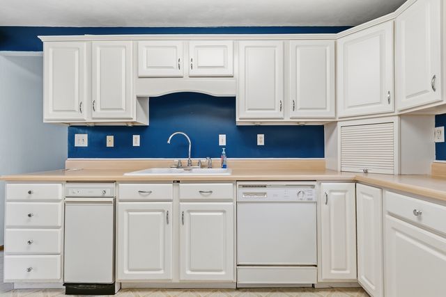 2112 32nd Street, Rock Island, IL 61201