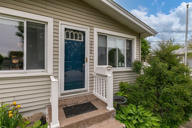 2112 32nd Street, Rock Island, IL 61201