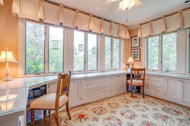 2424 Medford Court W, Fort Worth, TX 76109