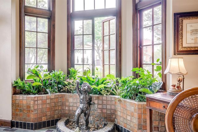 2424 Medford Court W, Fort Worth, TX 76109