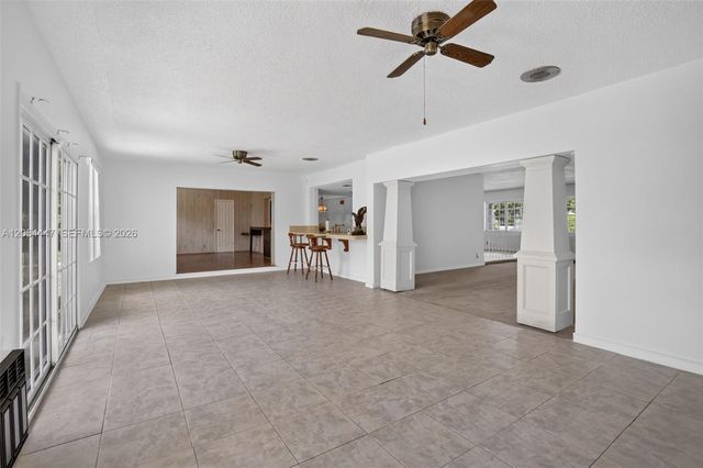 5620 SW 8th Street, Plantation, FL 33317