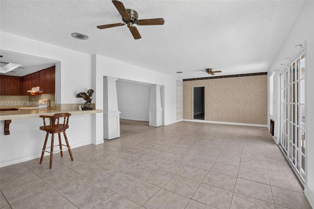 5620 SW 8th Street, Plantation, FL 33317