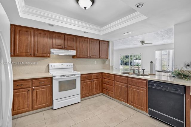 5620 SW 8th Street, Plantation, FL 33317