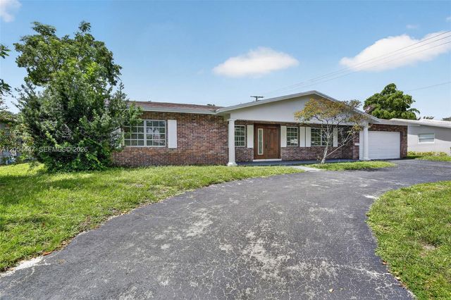 5620 SW 8th Street, Plantation, FL 33317