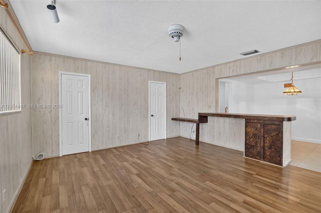 5620 SW 8th Street, Plantation, FL 33317