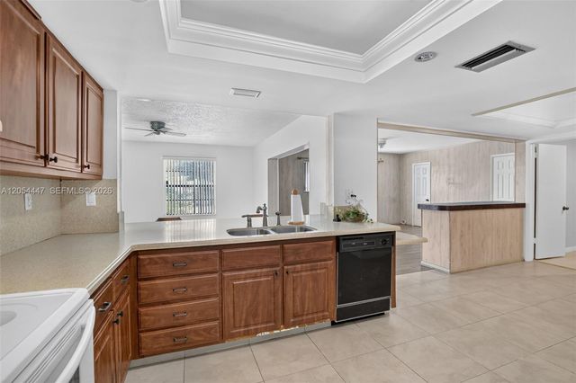 5620 SW 8th Street, Plantation, FL 33317