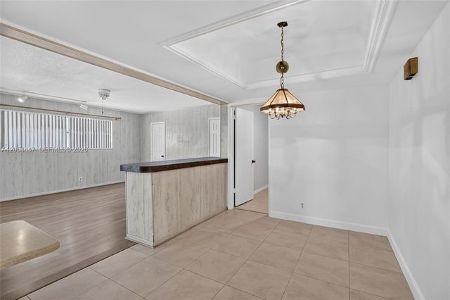 5620 SW 8th Street, Plantation, FL 33317