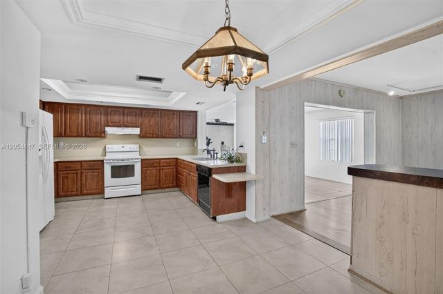 5620 SW 8th Street, Plantation, FL 33317