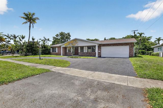 5620 SW 8th Street, Plantation, FL 33317
