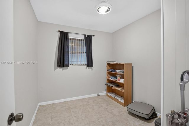 5620 SW 8th Street, Plantation, FL 33317
