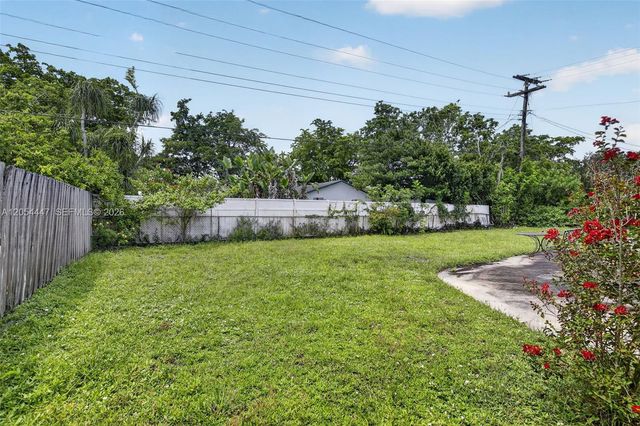 5620 SW 8th Street, Plantation, FL 33317
