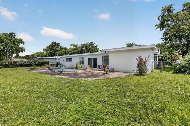 5620 SW 8th Street, Plantation, FL 33317