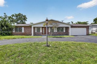 5620 SW 8th Street, Plantation, FL 33317