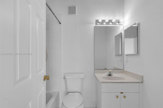 5670 NW 116th Avenue 219, Doral, FL 33178