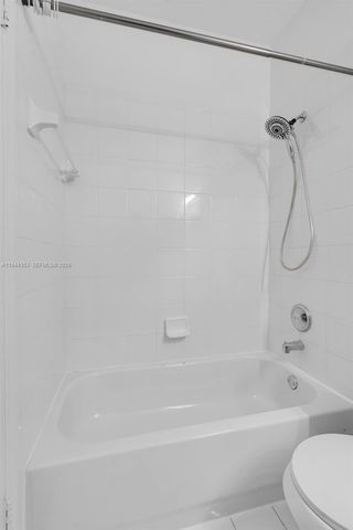 5670 NW 116th Avenue 219, Doral, FL 33178