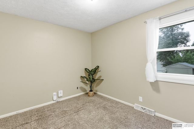 14073 Monroe Circle, Omaha, NE 68137