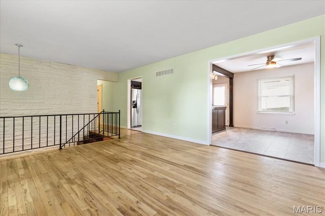 8 Canterbury Court, St Charles, MO 63301