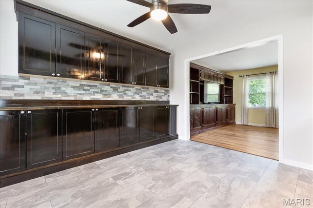 8 Canterbury Court, St Charles, MO 63301