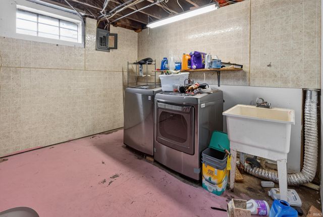 1041 E Blackford Avenue, Evansville, IN 47714