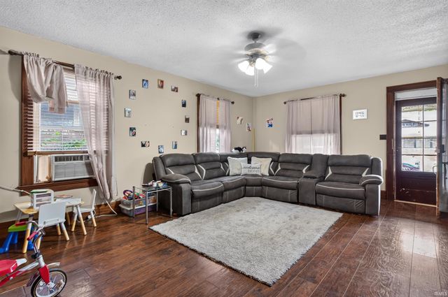 1041 E Blackford Avenue, Evansville, IN 47714