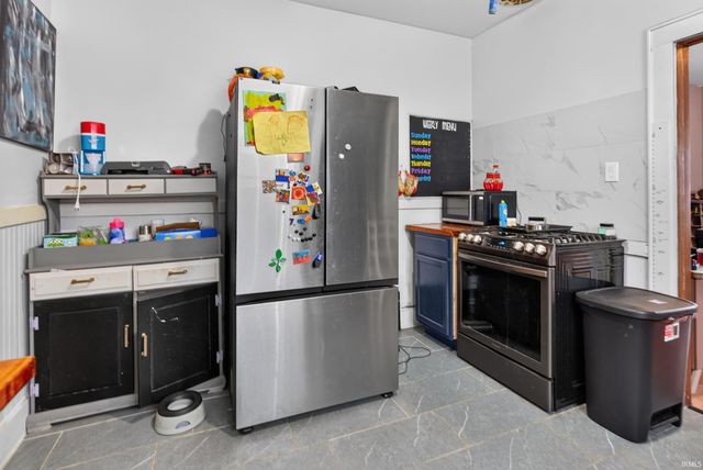1041 E Blackford Avenue, Evansville, IN 47714