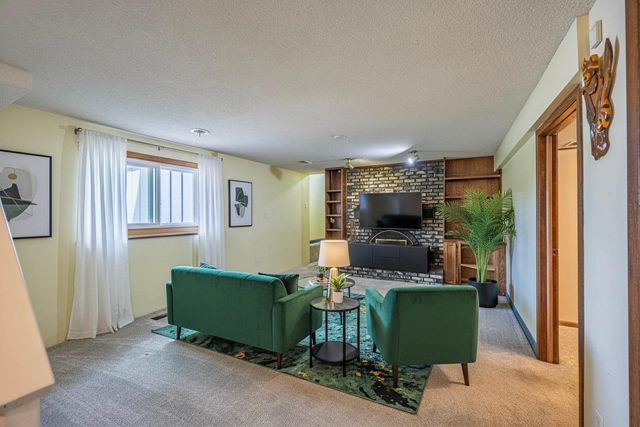 1630 Camelot Lane NE, Fridley, MN 55432